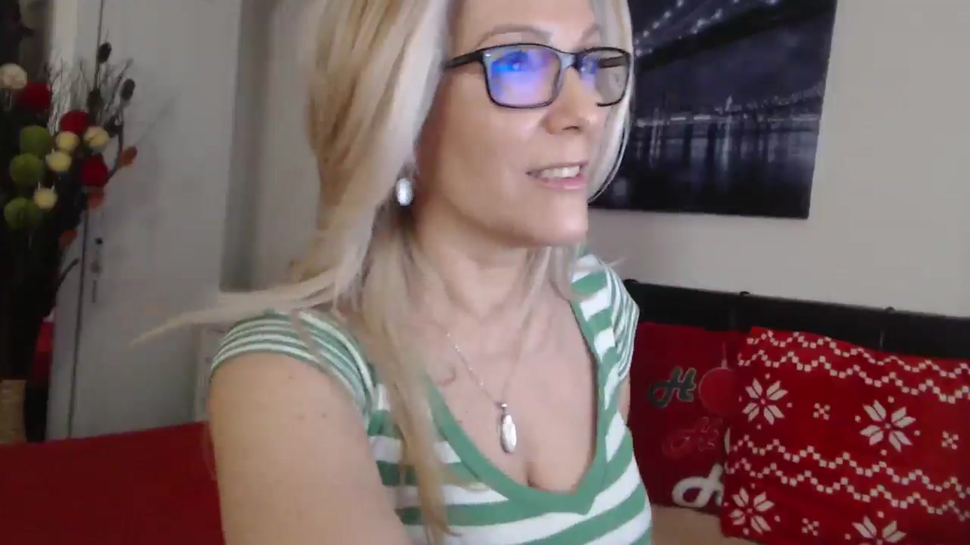 Gallery image thumbnail from Reeya71's myfreecams stream on, 02/19/2025, 06:40 image 17 of 20