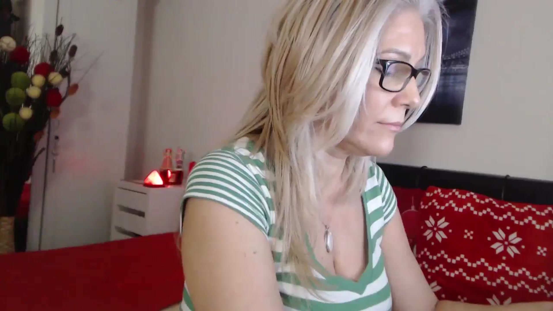 Gallery image thumbnail from Reeya71's myfreecams stream on, 02/19/2025, 06:40 image 15 of 20
