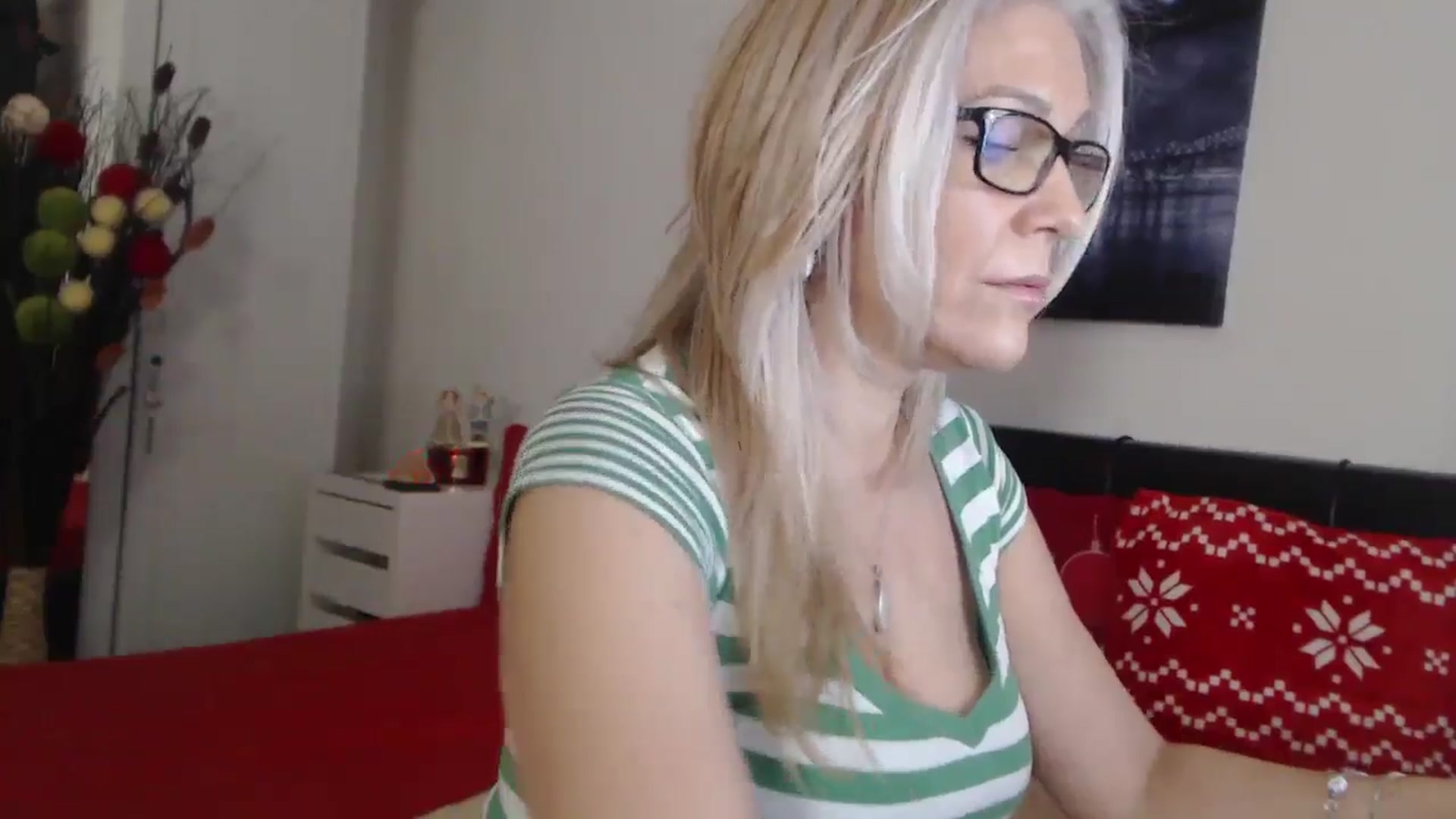 Gallery image thumbnail from Reeya71's myfreecams stream on, 02/19/2025, 06:40 image 7 of 20