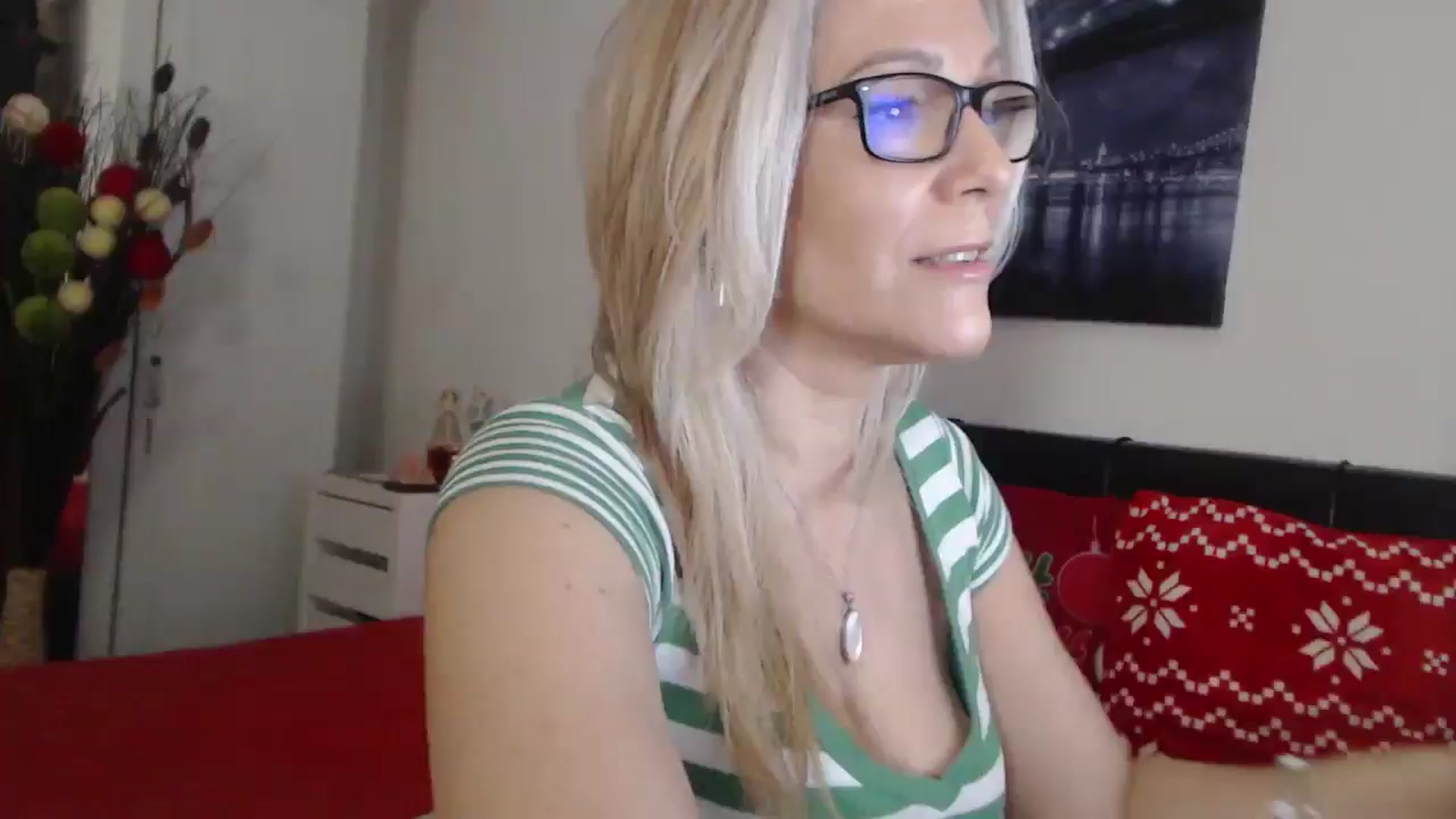 Gallery image thumbnail from Reeya71's myfreecams stream on, 02/19/2025, 06:40 image 1 of 20