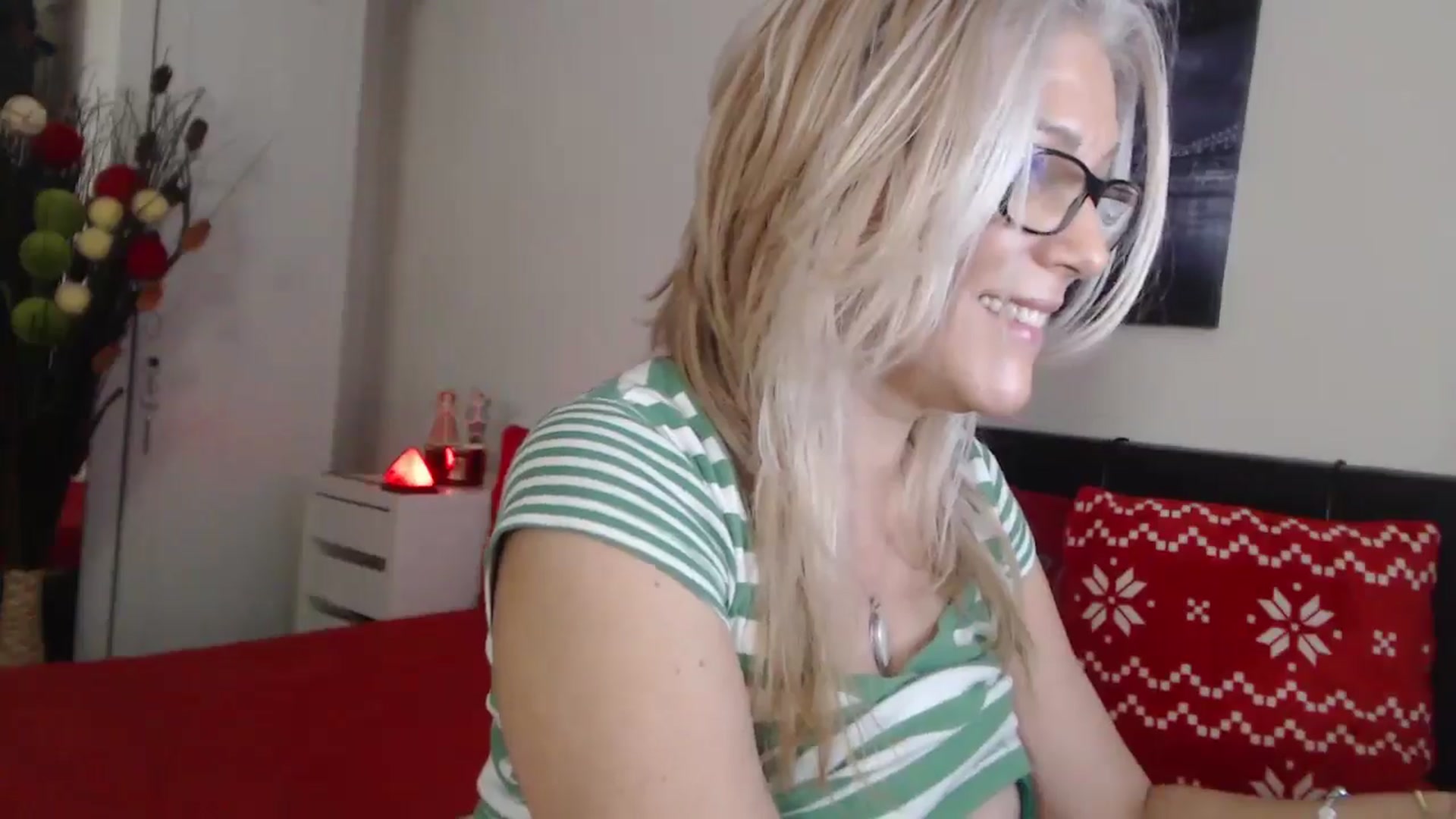 Gallery image thumbnail from Reeya71's myfreecams stream on, 02/19/2025, 07:40 image 7 of 20