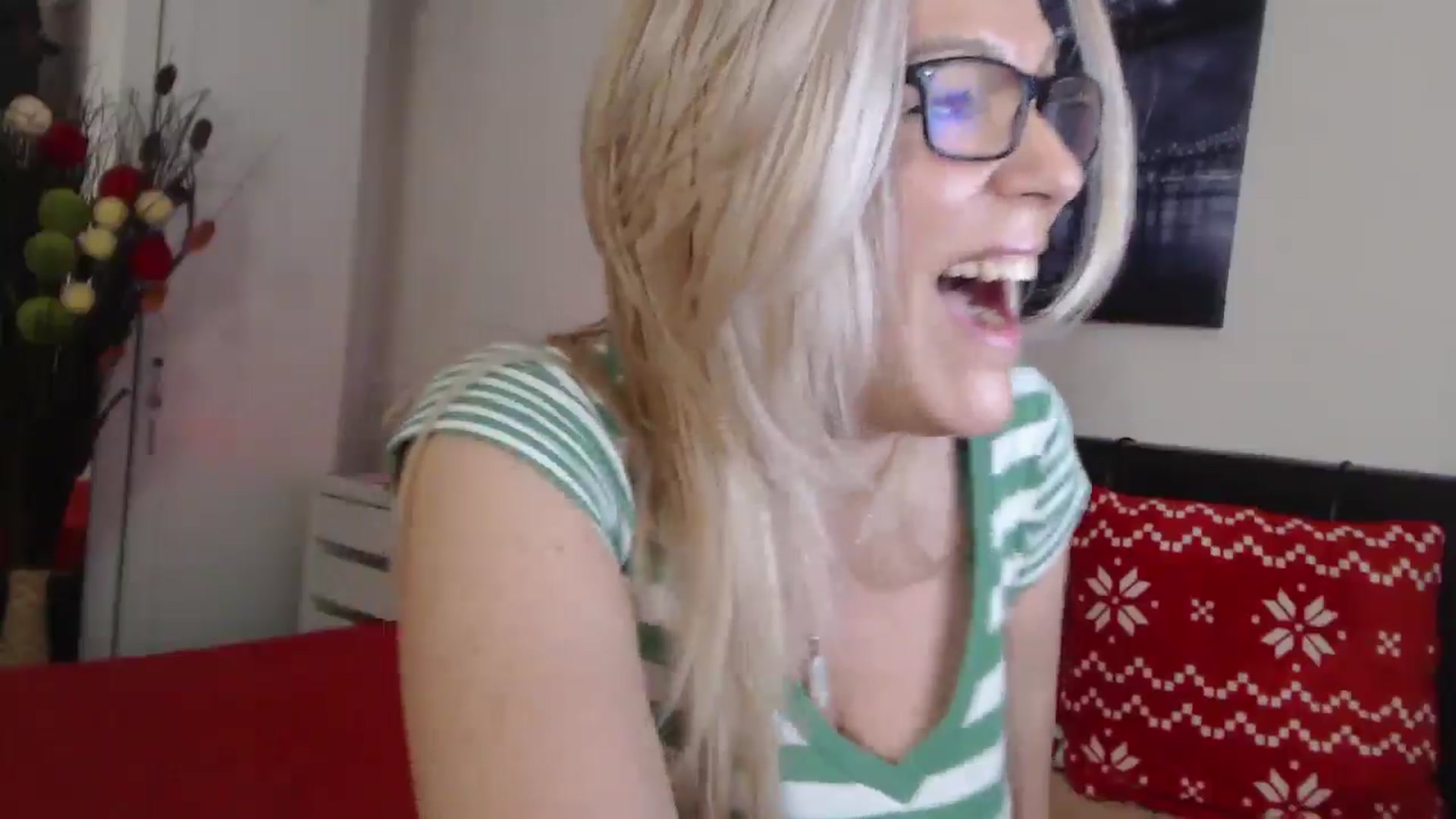 Gallery image thumbnail from Reeya71's myfreecams stream on, 02/19/2025, 07:40 image 6 of 20