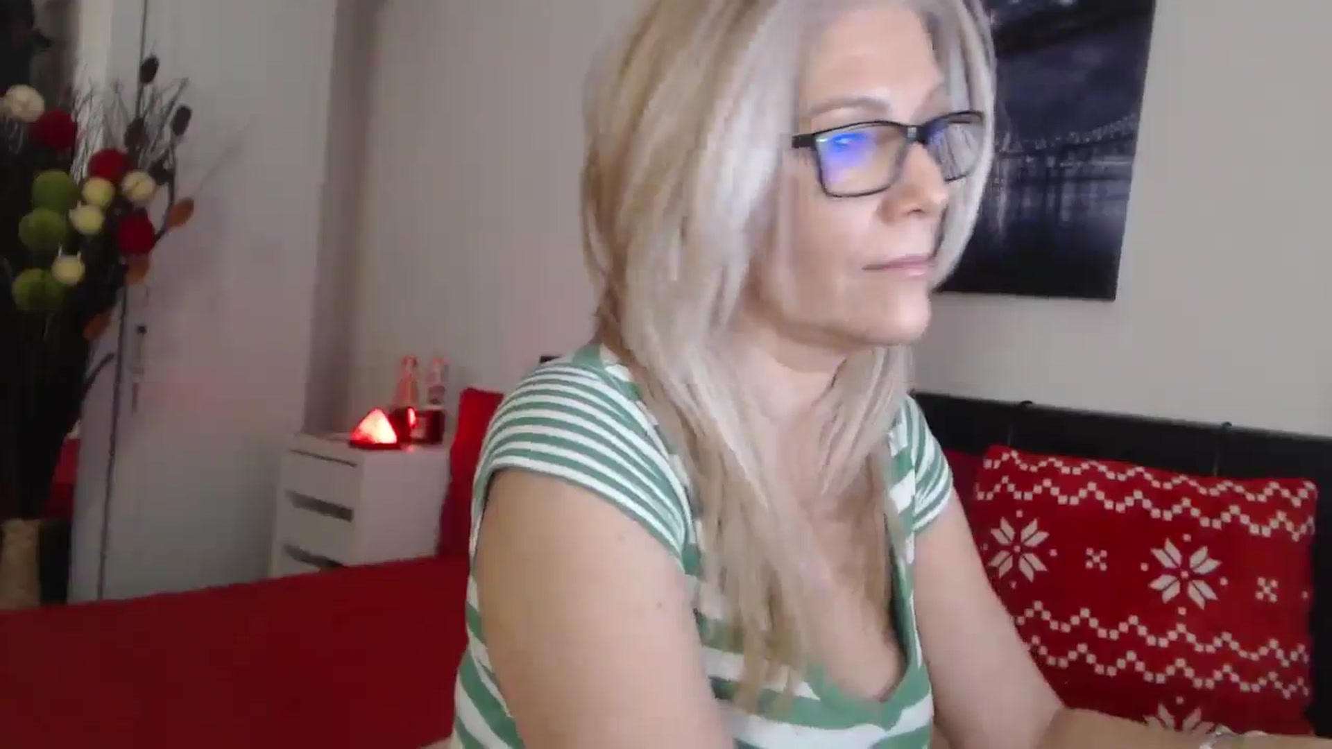 Gallery image thumbnail from Reeya71's myfreecams stream on, 02/19/2025, 07:40 image 9 of 20