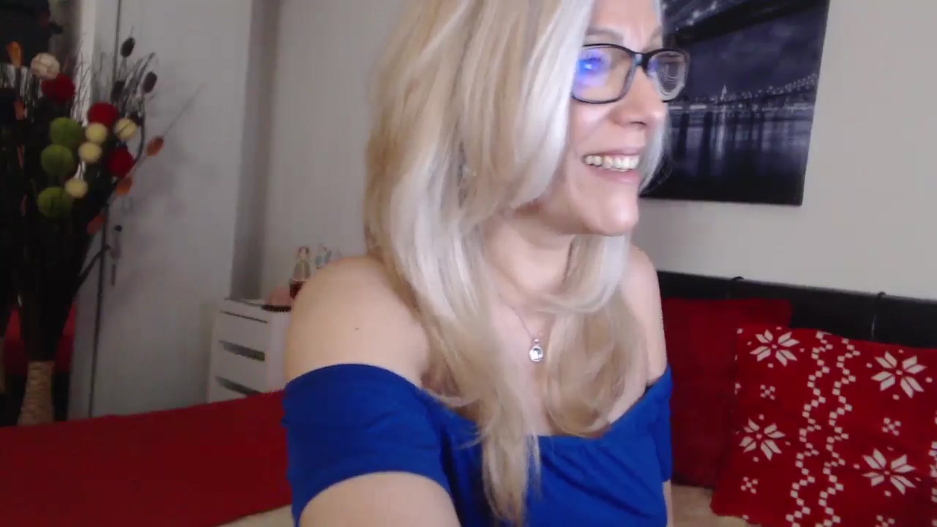 Gallery image thumbnail from Reeya71's myfreecams stream on, 02/21/2025, 03:01 image 6 of 20