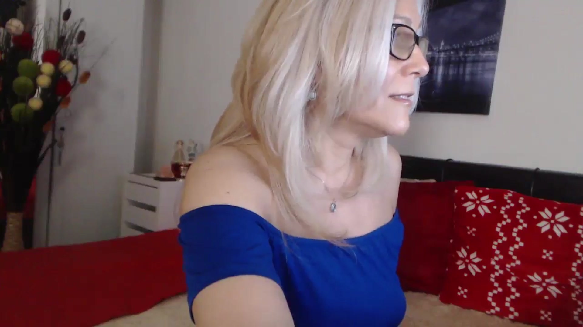 Gallery image thumbnail from Reeya71's myfreecams stream on, 02/21/2025, 04:36 image 2 of 20