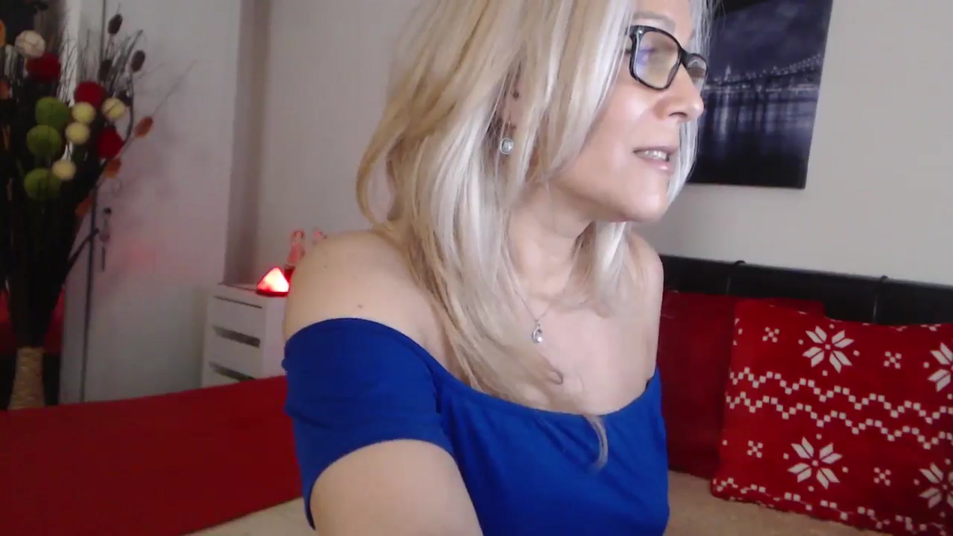 Gallery image thumbnail from Reeya71's myfreecams stream on, 02/21/2025, 06:06 image 10 of 20