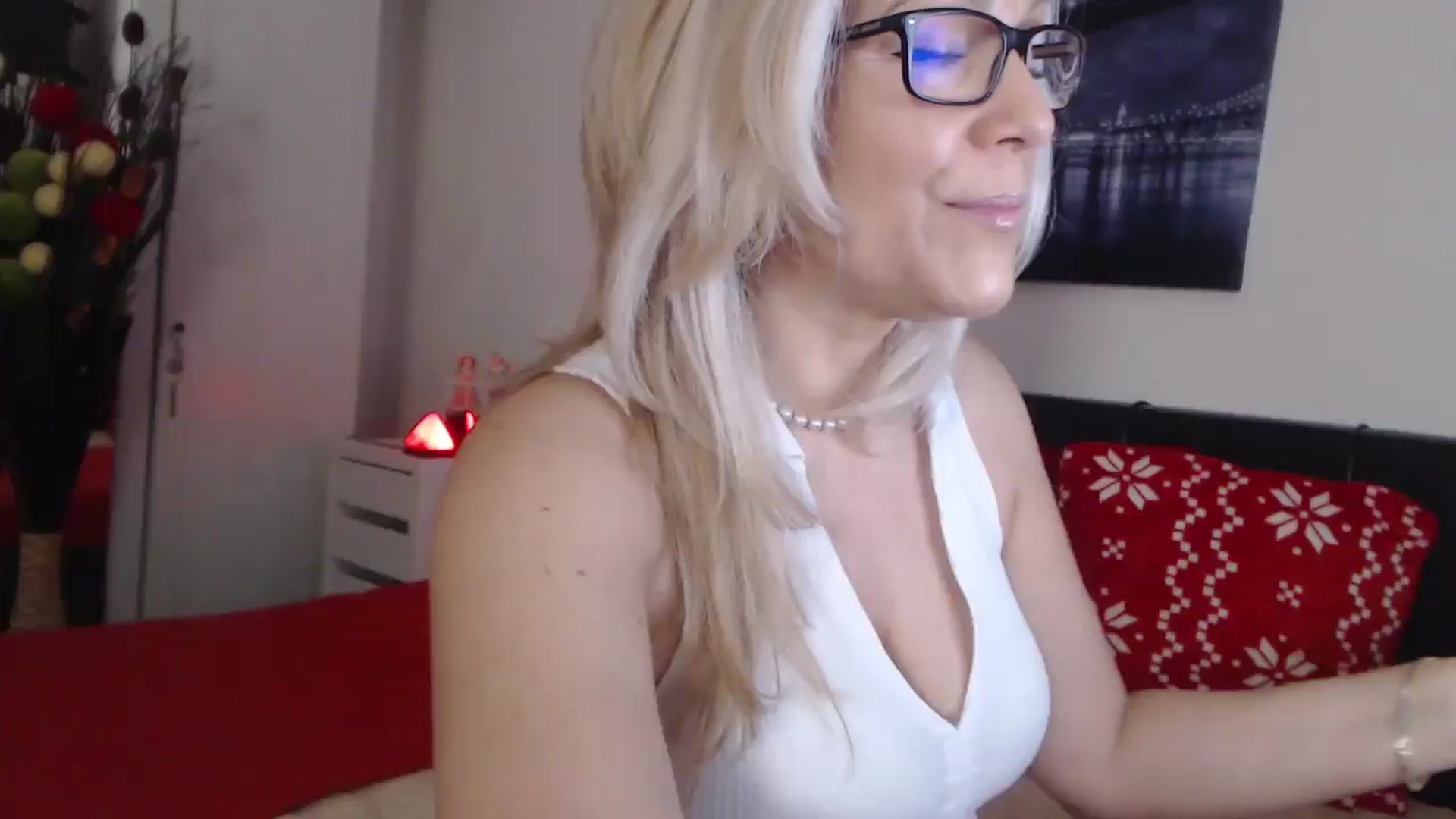 Gallery image thumbnail from Reeya71's myfreecams stream on, 02/22/2025, 02:39 image 9 of 20