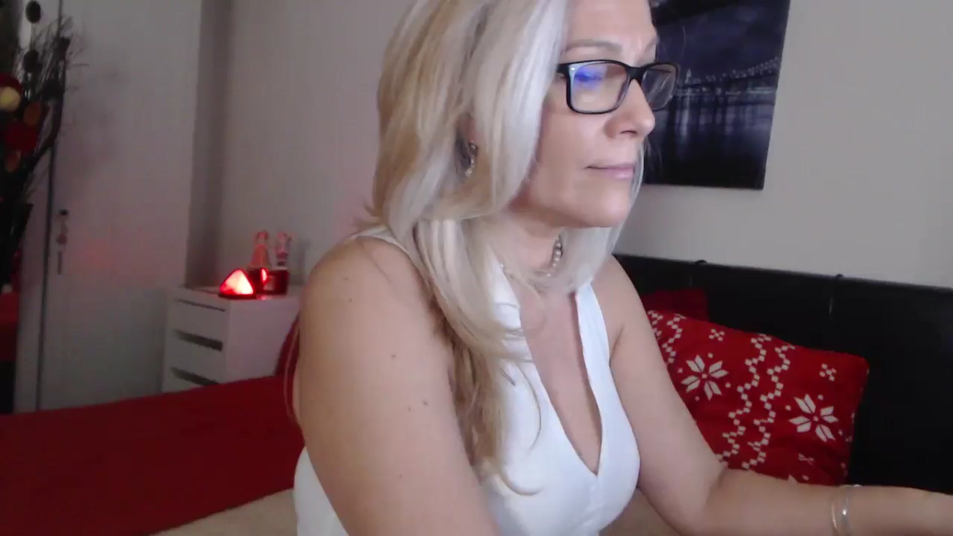 Gallery image thumbnail from Reeya71's myfreecams stream on, 02/22/2025, 04:53 image 19 of 20