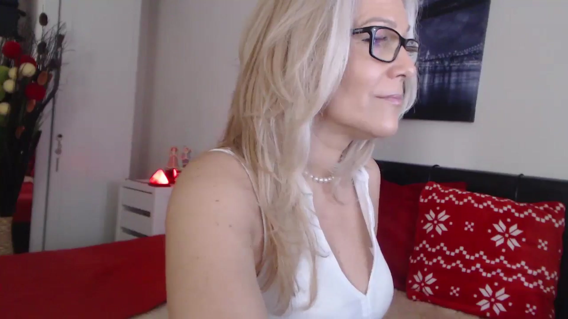 Gallery image thumbnail from Reeya71's myfreecams stream on, 02/22/2025, 07:24 image 3 of 20