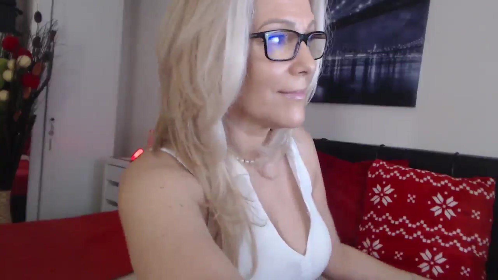 Gallery image thumbnail from Reeya71's myfreecams stream on, 02/22/2025, 07:24 image 8 of 20