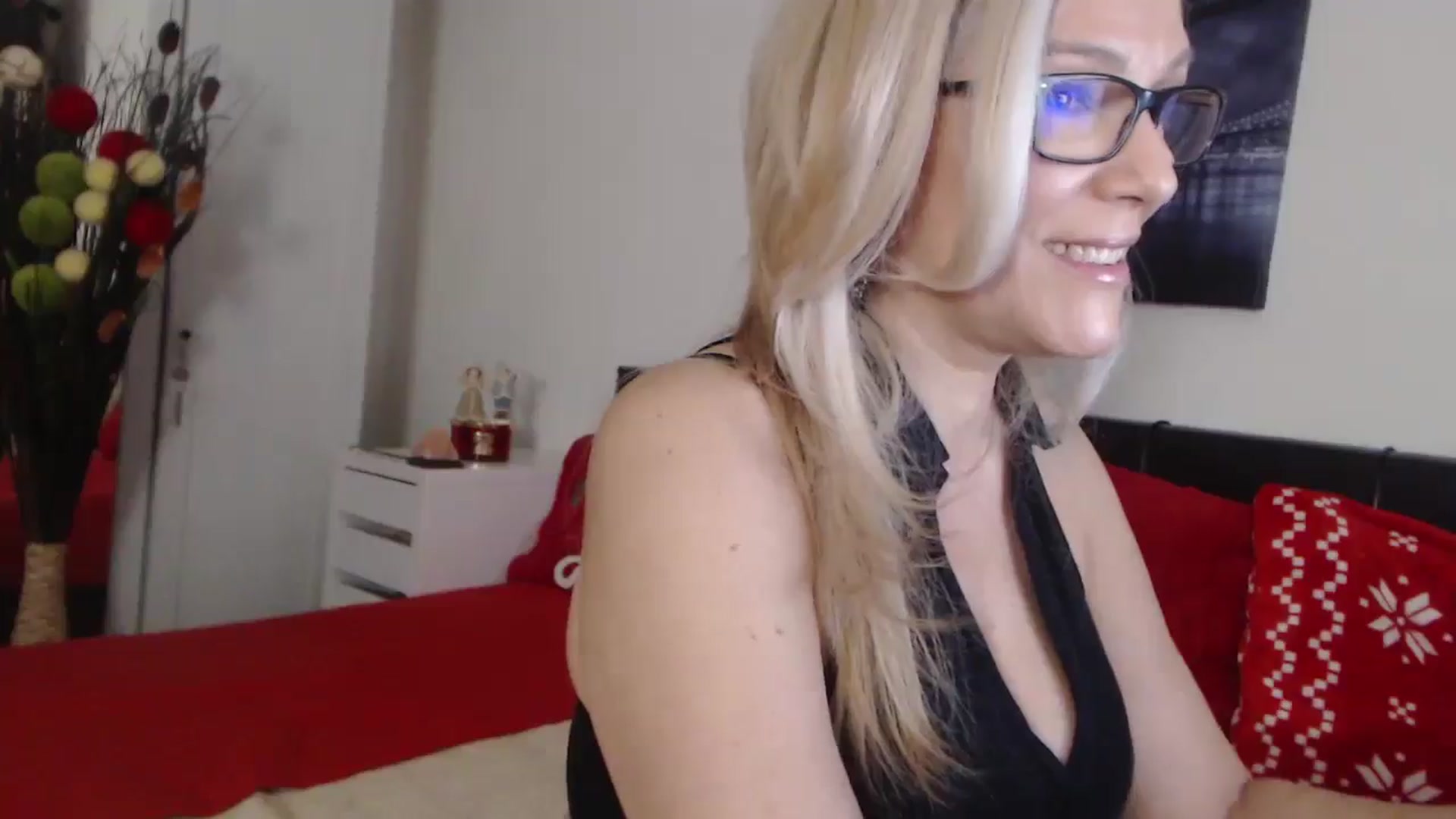 Gallery image thumbnail from Reeya71's myfreecams stream on, 03/01/2025, 01:16 image 16 of 20