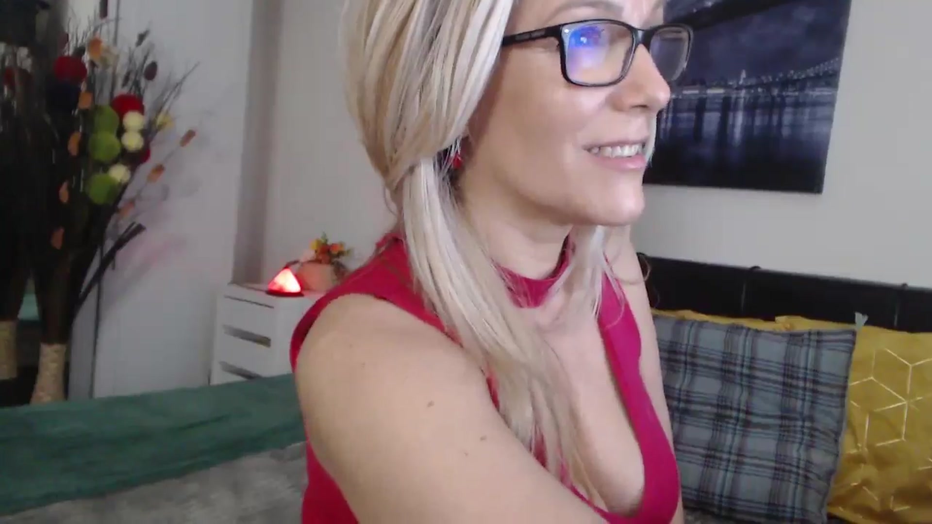 Gallery image thumbnail from Reeya71's myfreecams stream on, 03/05/2025, 07:35 image 15 of 20