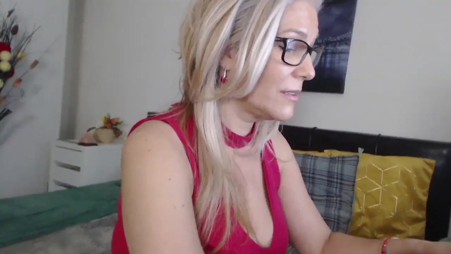 Gallery image thumbnail from Reeya71's myfreecams stream on, 03/05/2025, 07:35 image 18 of 20