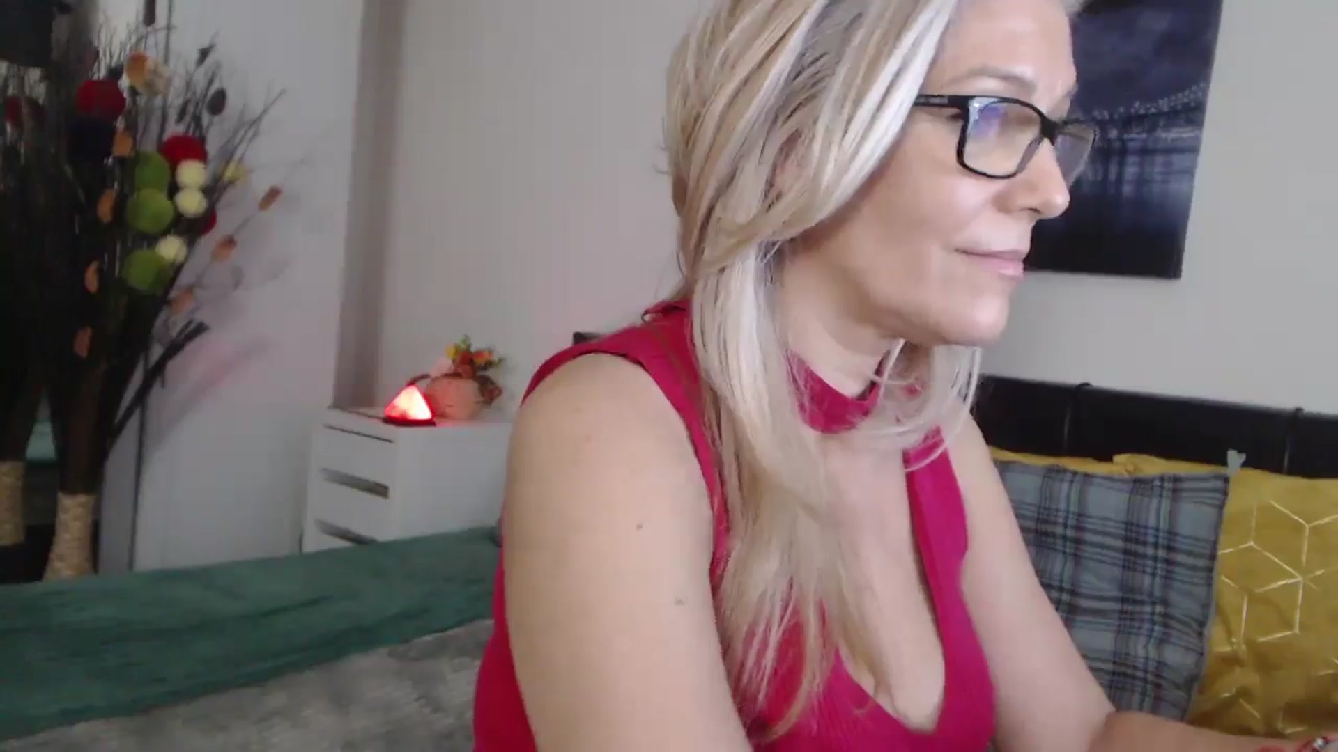 Gallery image thumbnail from Reeya71's myfreecams stream on, 03/05/2025, 07:35 image 8 of 20