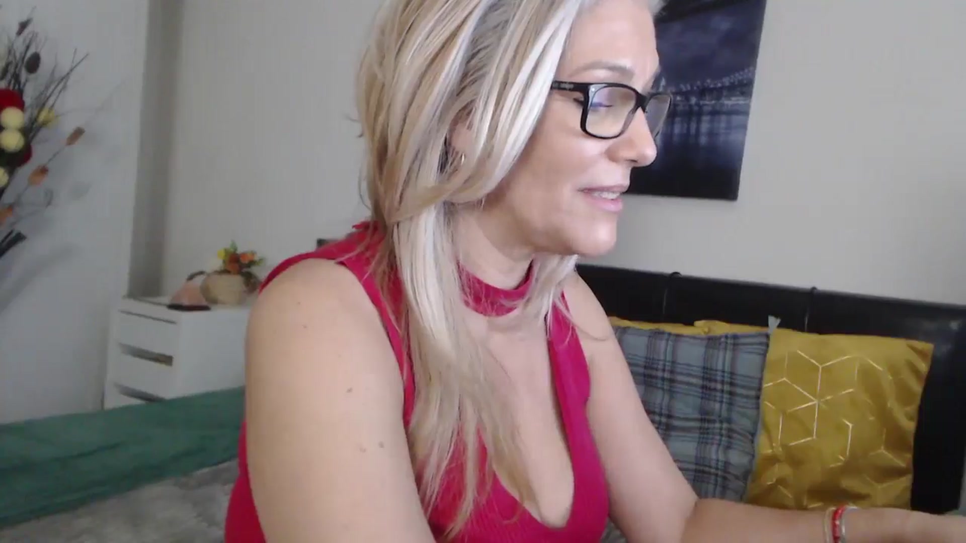 Gallery image thumbnail from Reeya71's myfreecams stream on, 03/05/2025, 07:35 image 17 of 20
