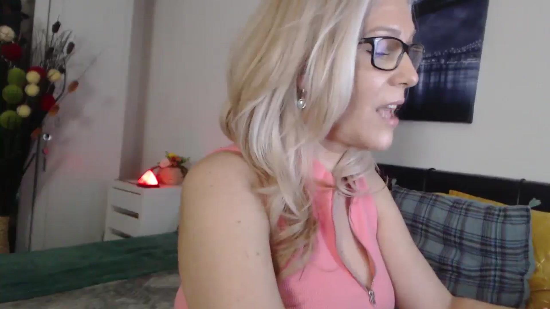 Gallery image thumbnail from Reeya71's myfreecams stream on, 03/13/2025, 06:14 image 7 of 20