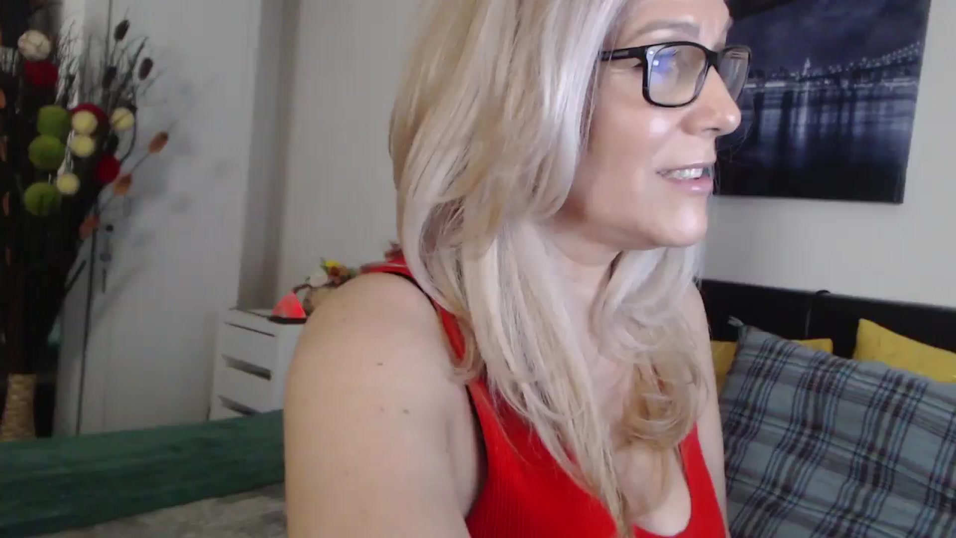 Gallery image thumbnail from Reeya71's myfreecams stream on, 03/14/2025, 04:56 image 10 of 20