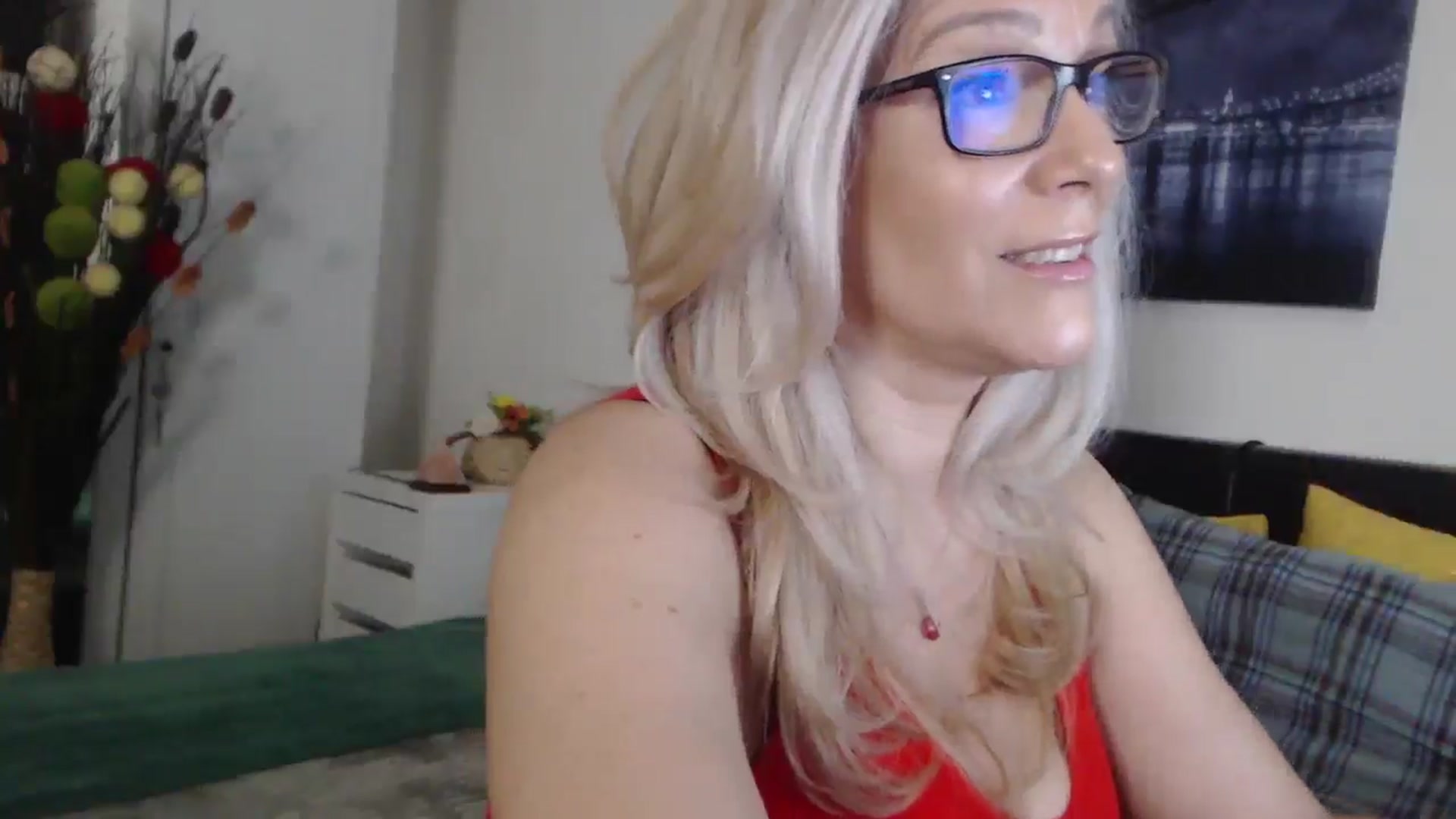 Gallery image thumbnail from Reeya71's myfreecams stream on, 03/14/2025, 04:56 image 7 of 20