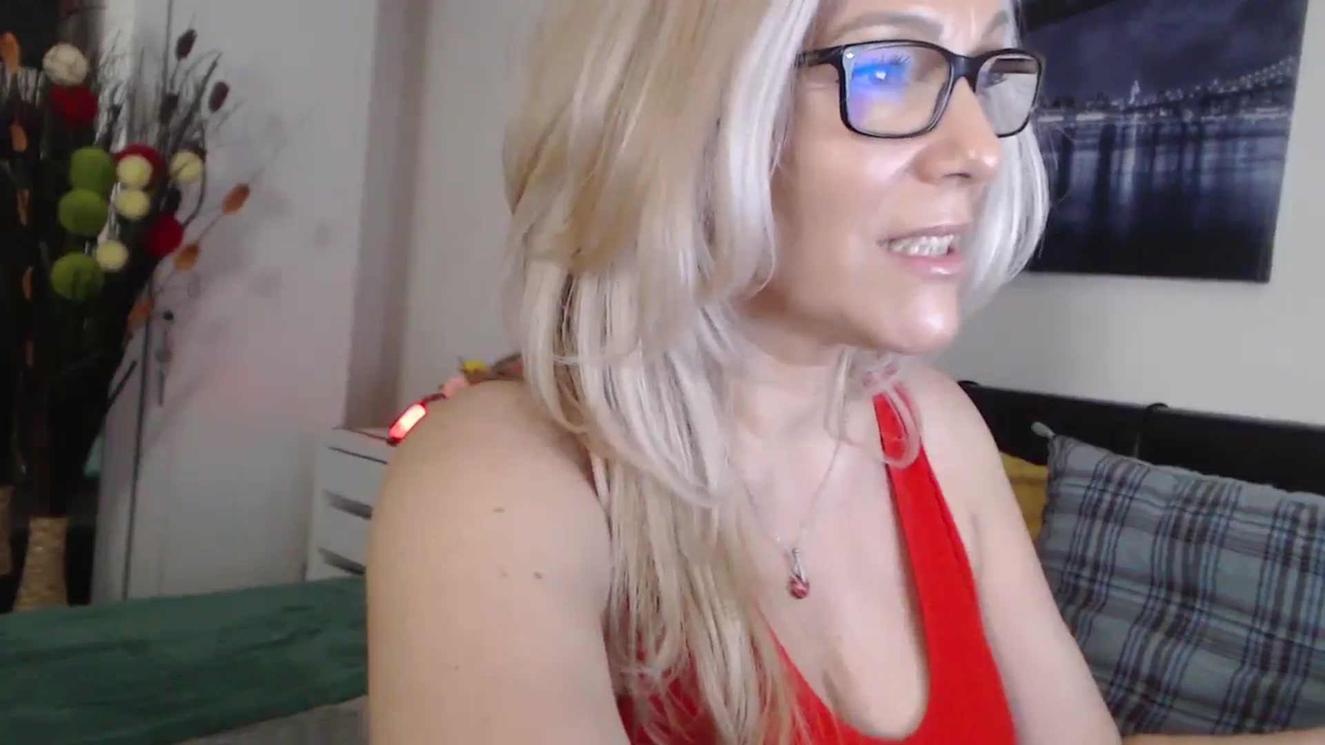Gallery image thumbnail from Reeya71's myfreecams stream on, 03/14/2025, 06:14 image 10 of 20