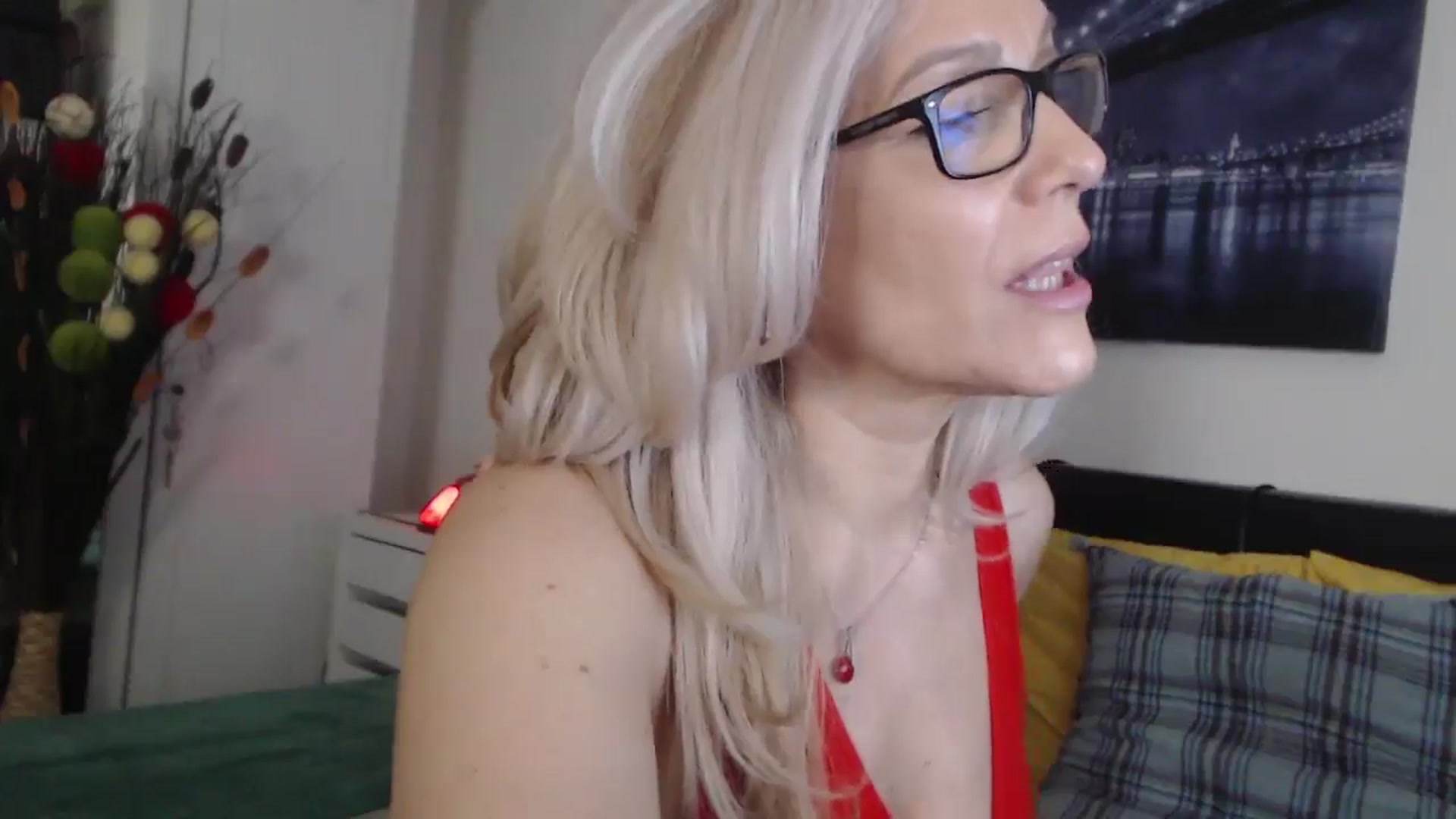 Gallery image thumbnail from Reeya71's myfreecams stream on, 03/14/2025, 07:28 image 13 of 20