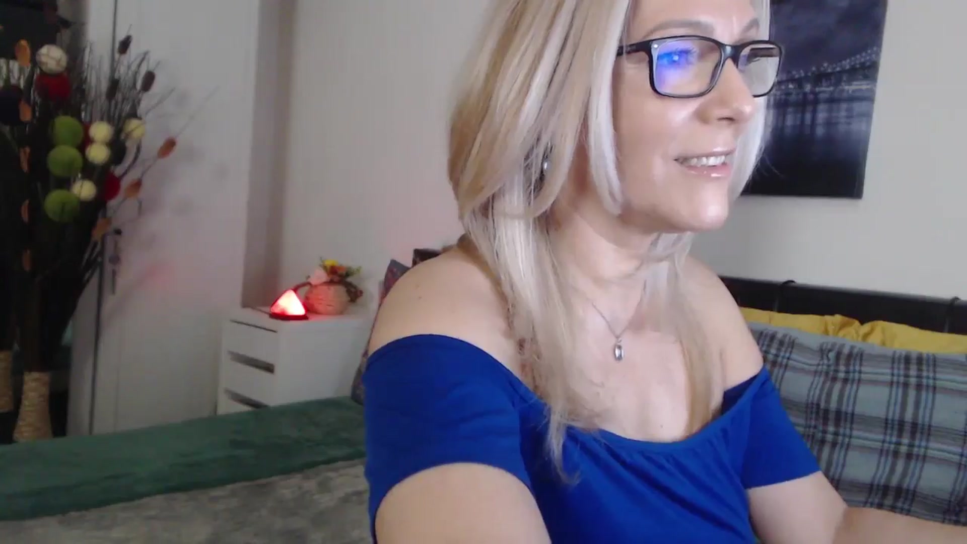 Gallery image thumbnail from Reeya71's myfreecams stream on, 03/19/2025, 02:26 image 8 of 20