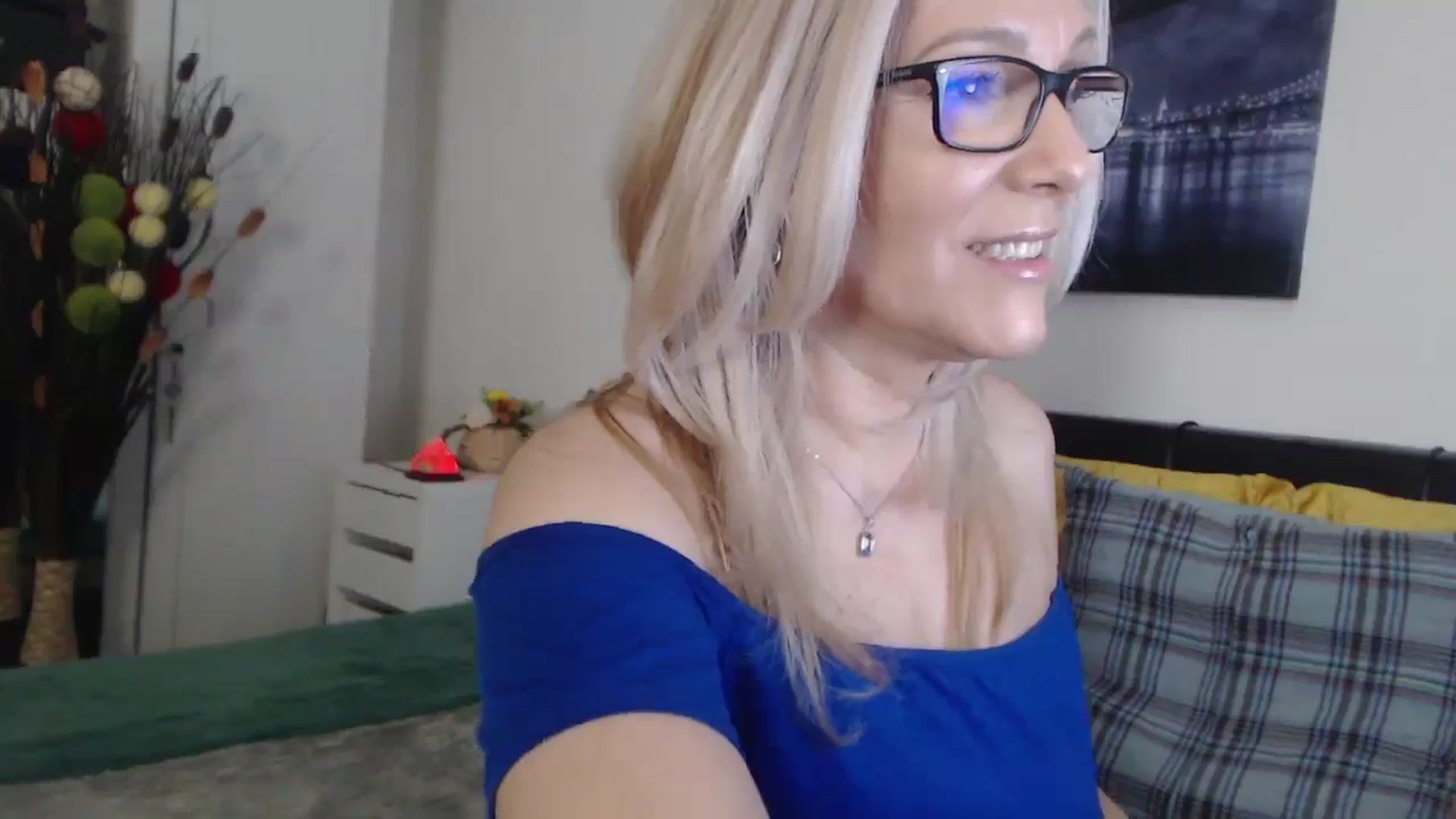 Gallery image thumbnail from Reeya71's myfreecams stream on, 03/19/2025, 02:26 image 13 of 20