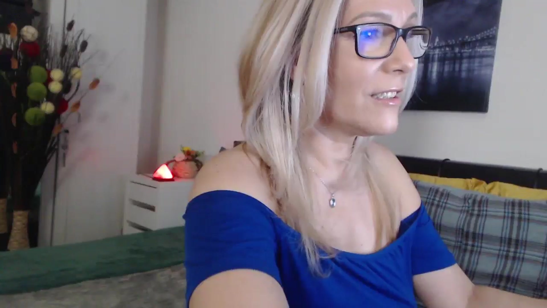 Gallery image thumbnail from Reeya71's myfreecams stream on, 03/19/2025, 02:26 image 17 of 20