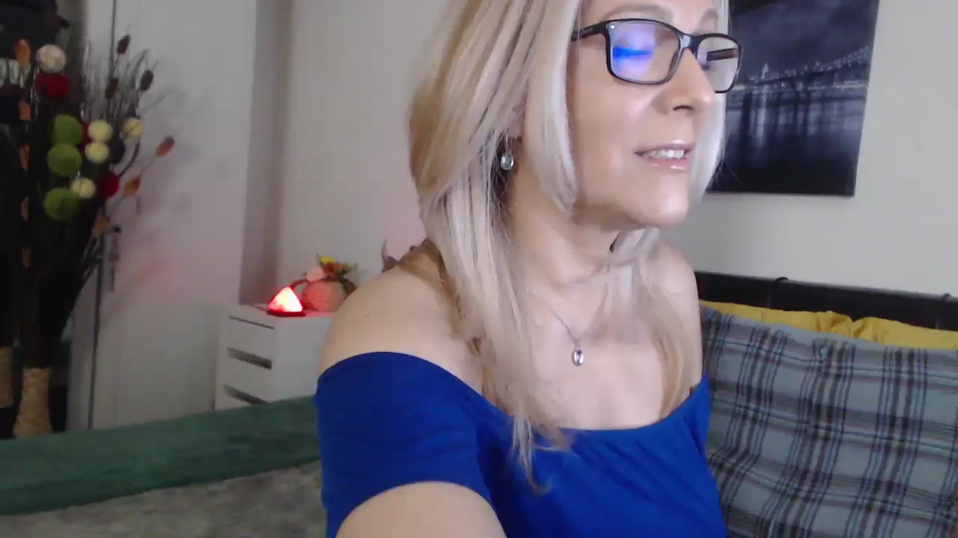 Gallery image thumbnail from Reeya71's myfreecams stream on, 03/19/2025, 02:26 image 9 of 20