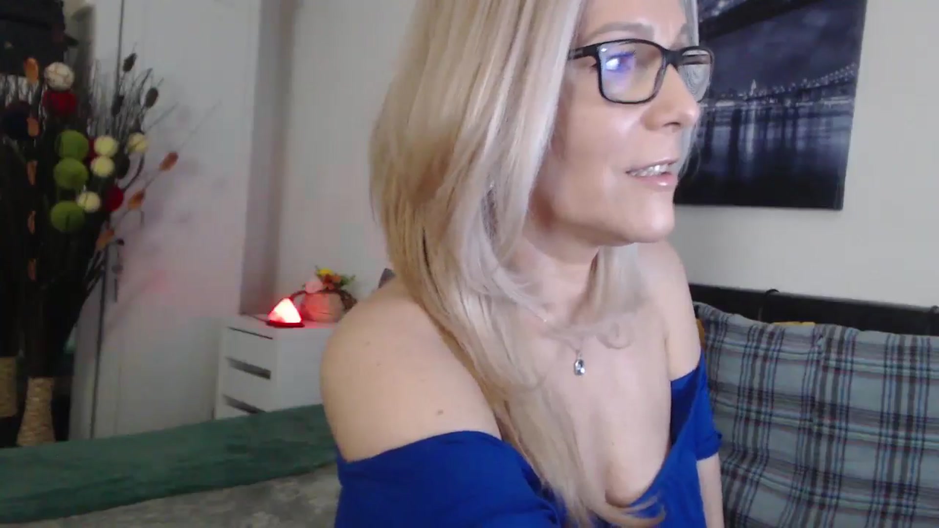 Gallery image thumbnail from Reeya71's myfreecams stream on, 03/19/2025, 03:10 image 2 of 20