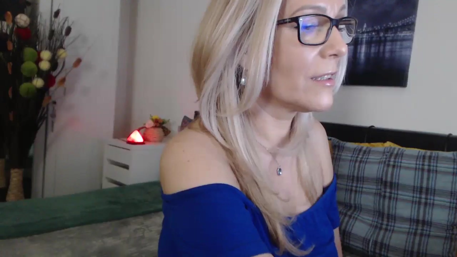 Gallery image thumbnail from Reeya71's myfreecams stream on, 03/19/2025, 04:10 image 9 of 20