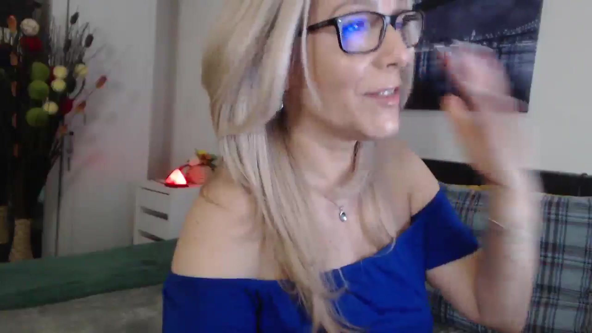 Gallery image thumbnail from Reeya71's myfreecams stream on, 03/19/2025, 04:10 image 11 of 20