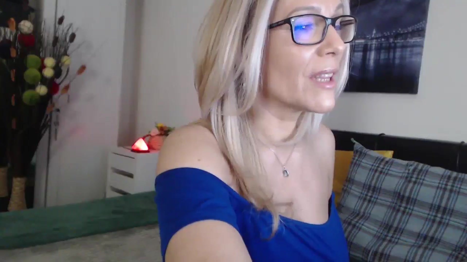 Gallery image thumbnail from Reeya71's myfreecams stream on, 03/19/2025, 04:57 image 12 of 20