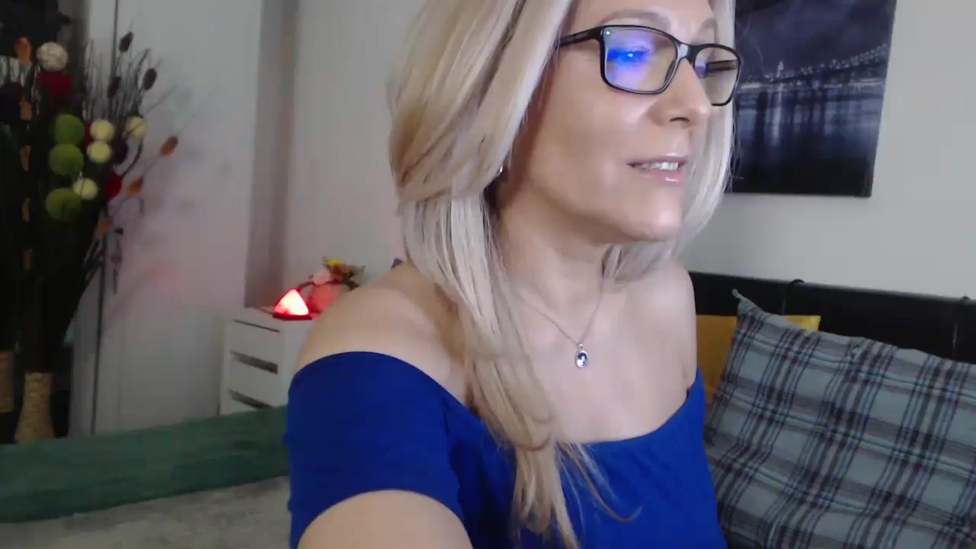 Gallery image thumbnail from Reeya71's myfreecams stream on, 03/19/2025, 04:57 image 1 of 20