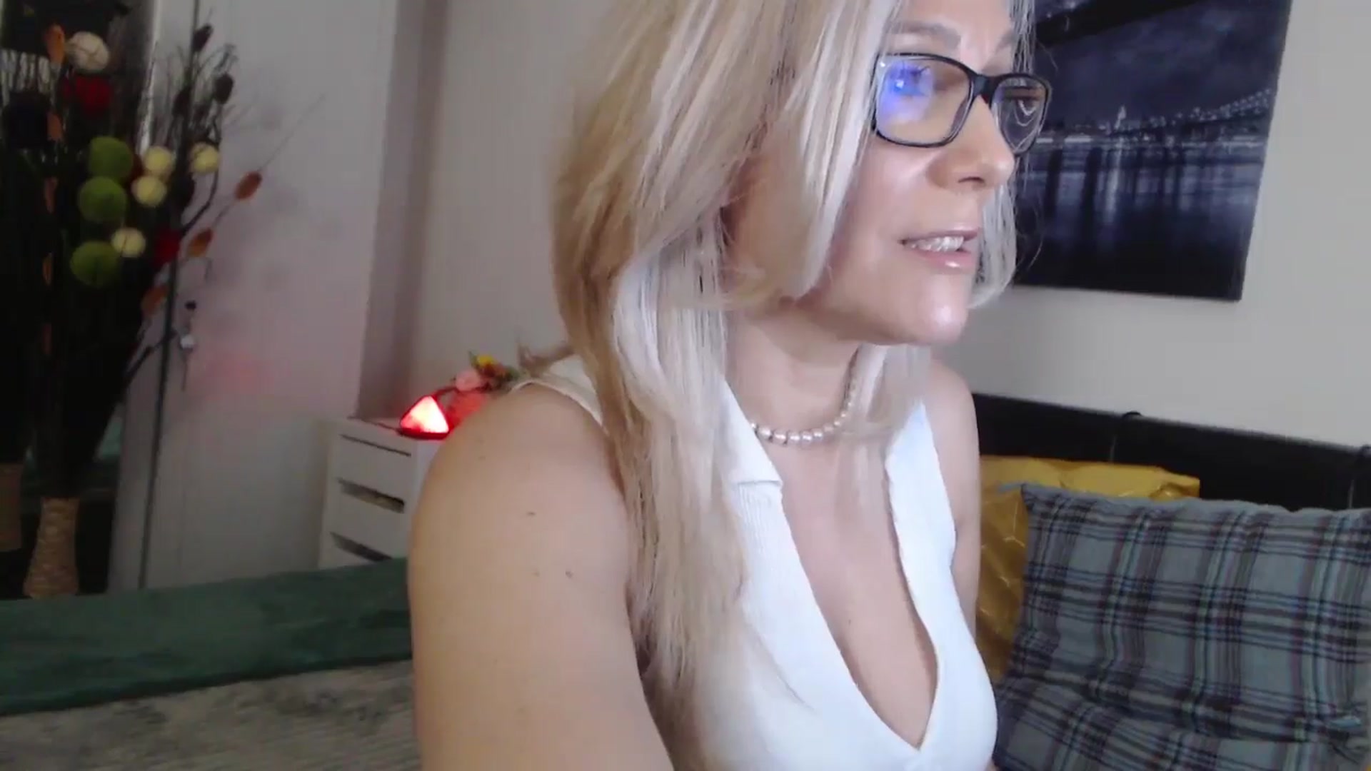 Gallery image thumbnail from Reeya71's myfreecams stream on, 03/27/2025, 03:10 image 20 of 20