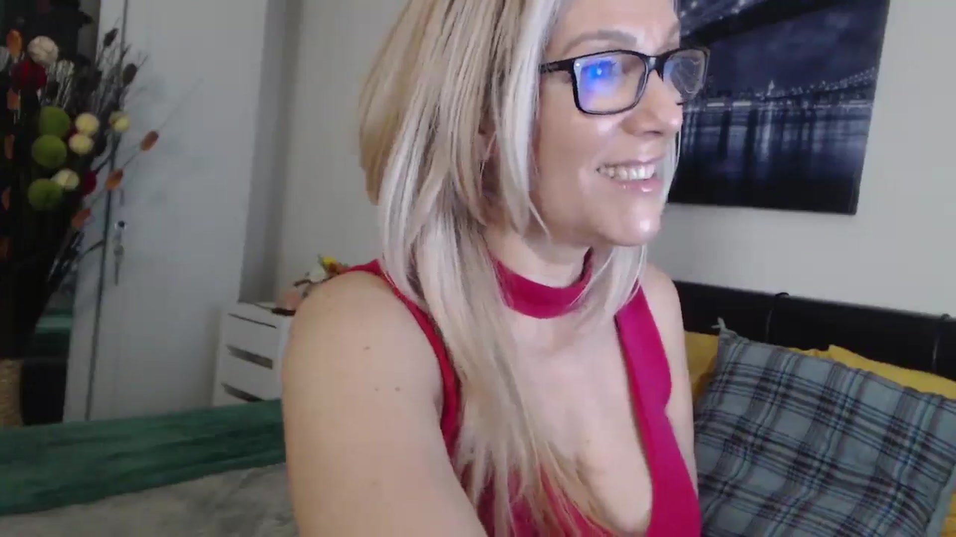 Gallery image thumbnail from Reeya71's myfreecams stream on, 03/31/2025, 06:13 image 18 of 20