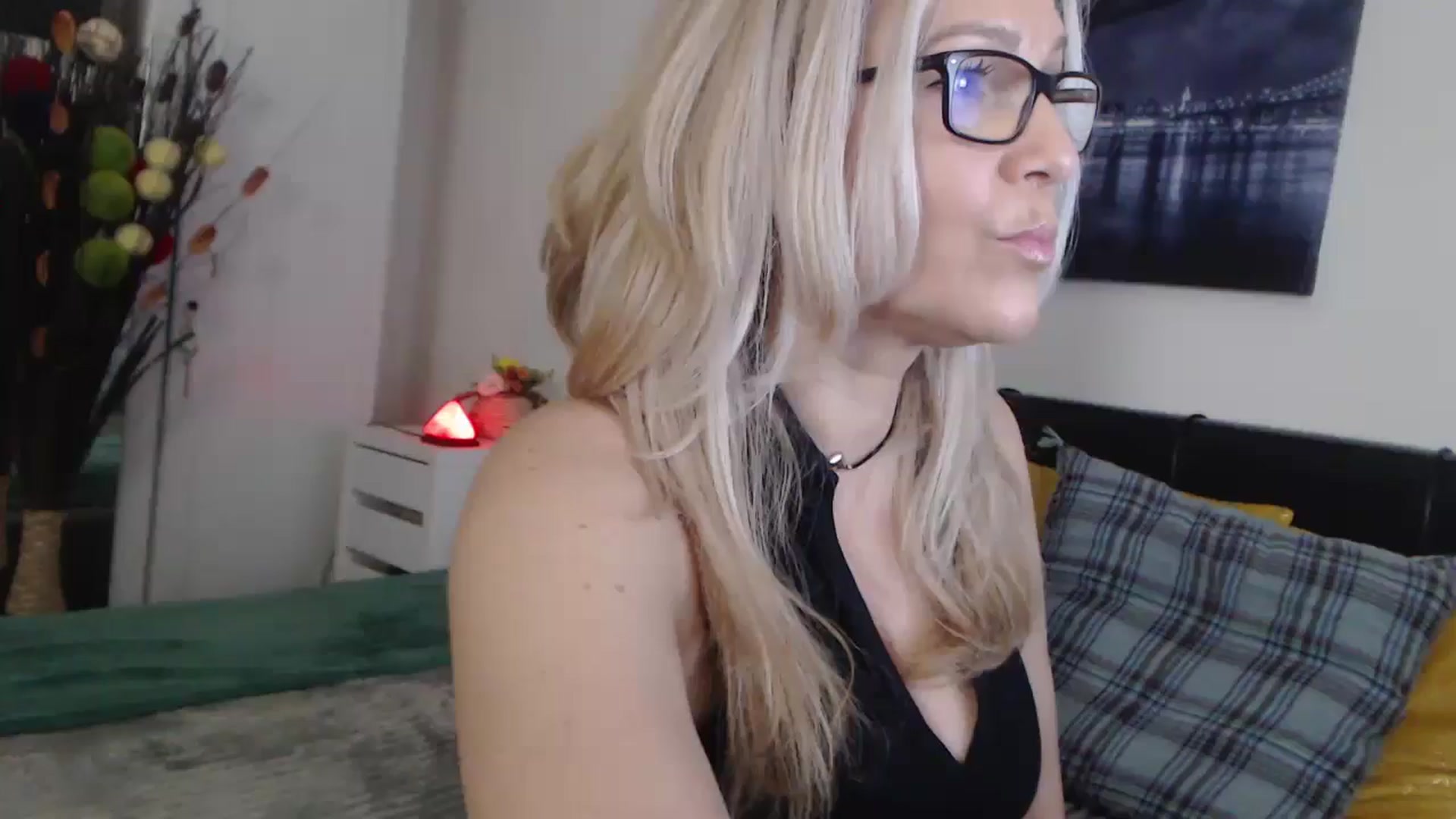 Gallery image thumbnail from Reeya71's myfreecams stream on, 04/04/2025, 06:06 image 20 of 20