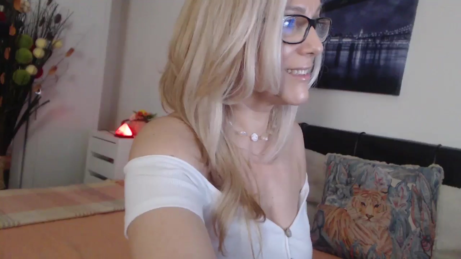 Gallery image thumbnail from Reeya71's myfreecams stream on, 04/09/2025, 04:45 image 14 of 20