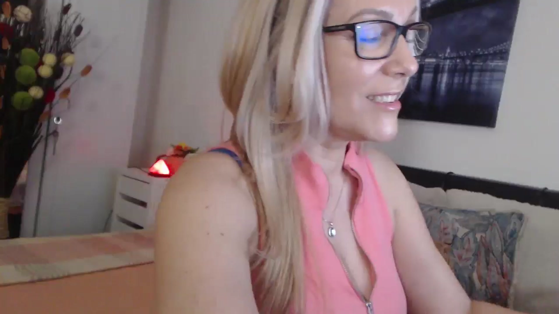 Gallery image thumbnail from Reeya71's myfreecams stream on, 04/11/2025, 06:12 image 15 of 20