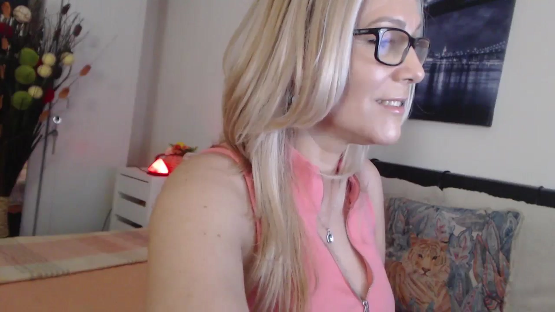 Gallery image thumbnail from Reeya71's myfreecams stream on, 04/11/2025, 06:12 image 7 of 20