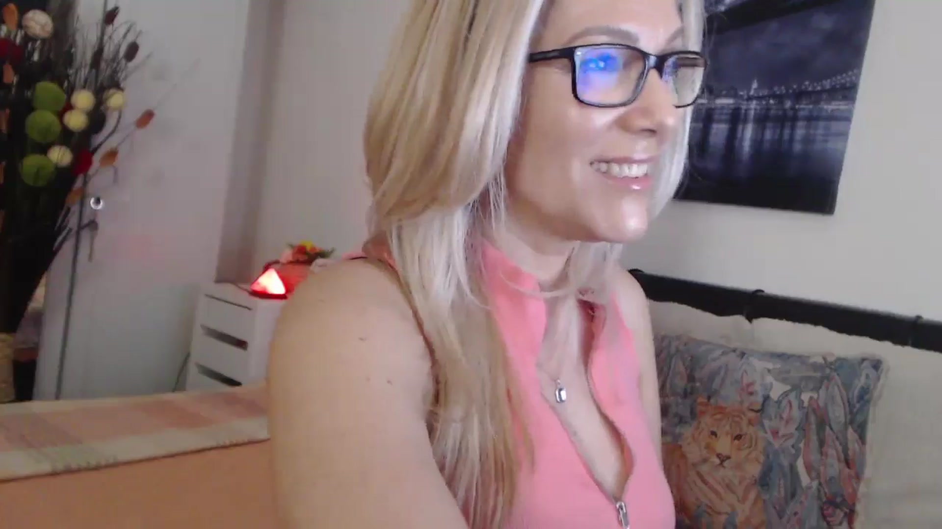 Gallery image thumbnail from Reeya71's myfreecams stream on, 04/11/2025, 06:12 image 8 of 20