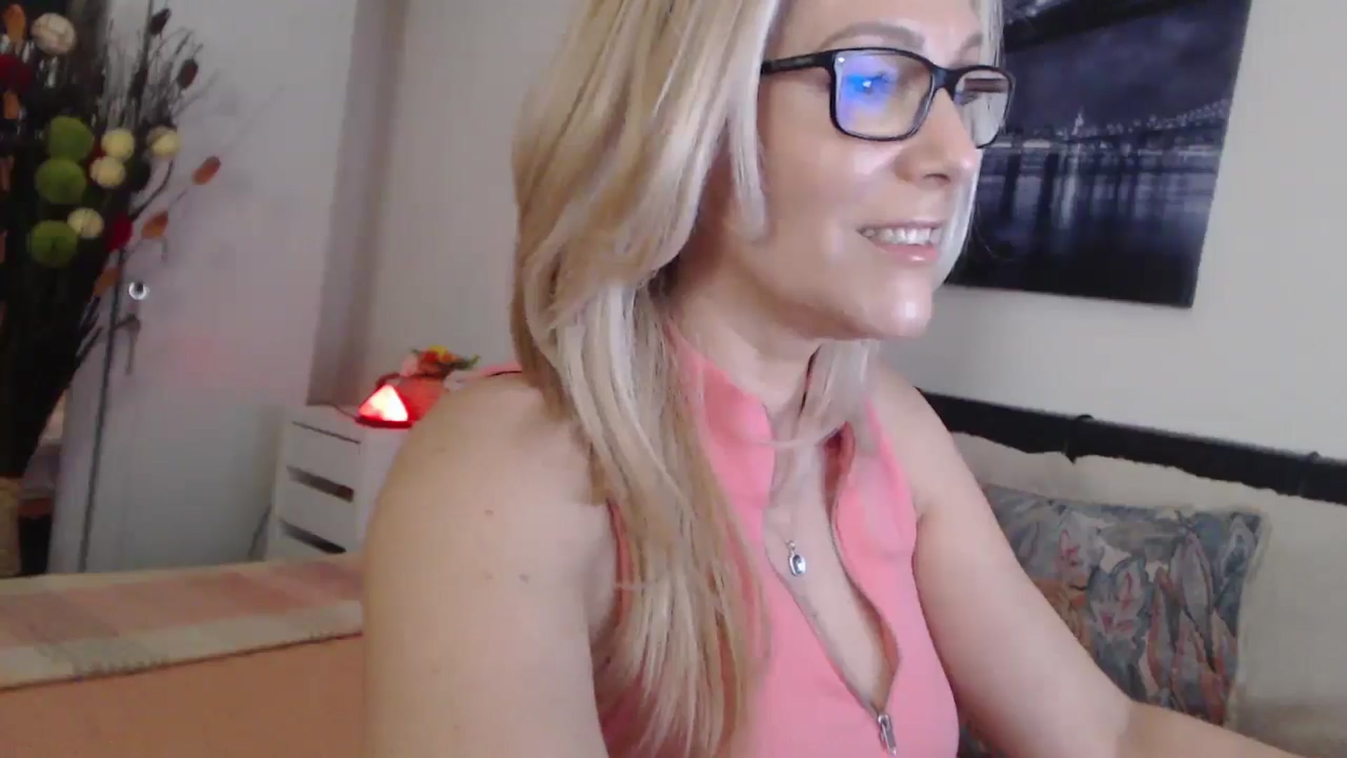 Gallery image thumbnail from Reeya71's myfreecams stream on, 04/11/2025, 06:12 image 2 of 20