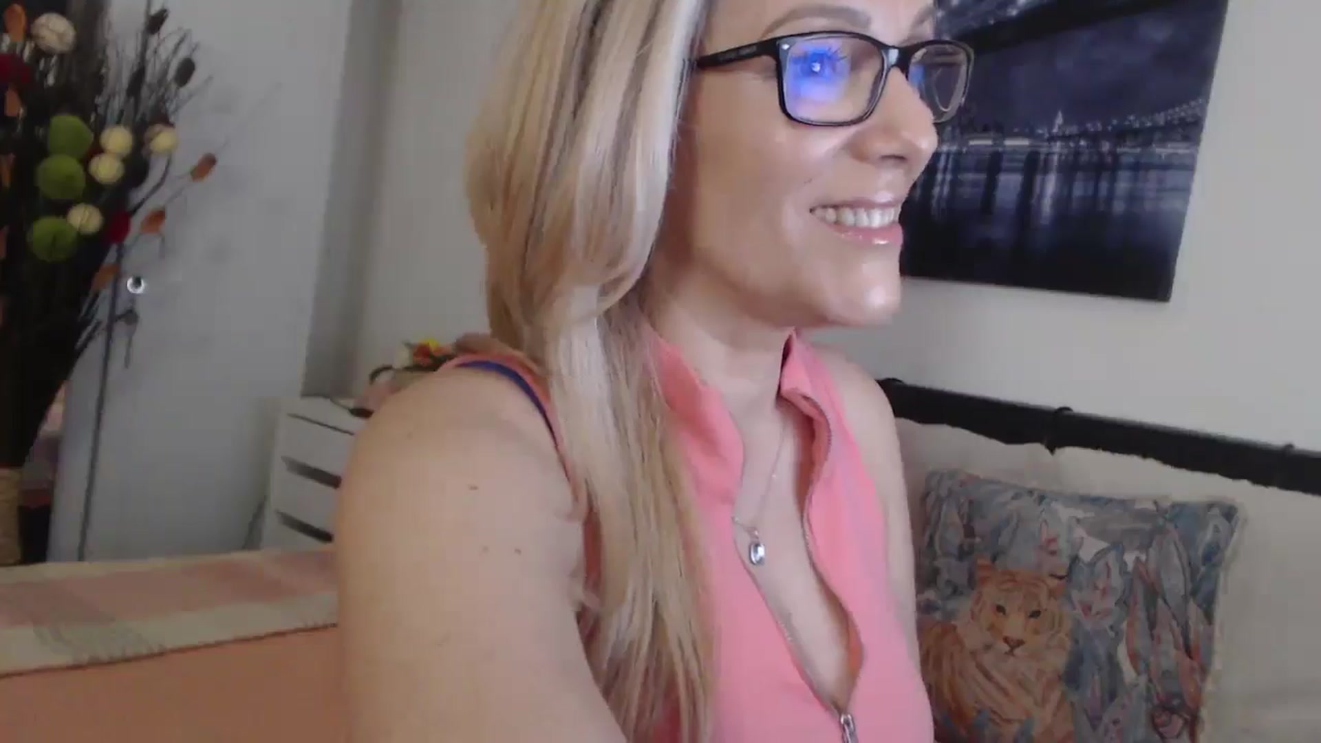 Gallery image thumbnail from Reeya71's myfreecams stream on, 04/11/2025, 06:12 image 13 of 20