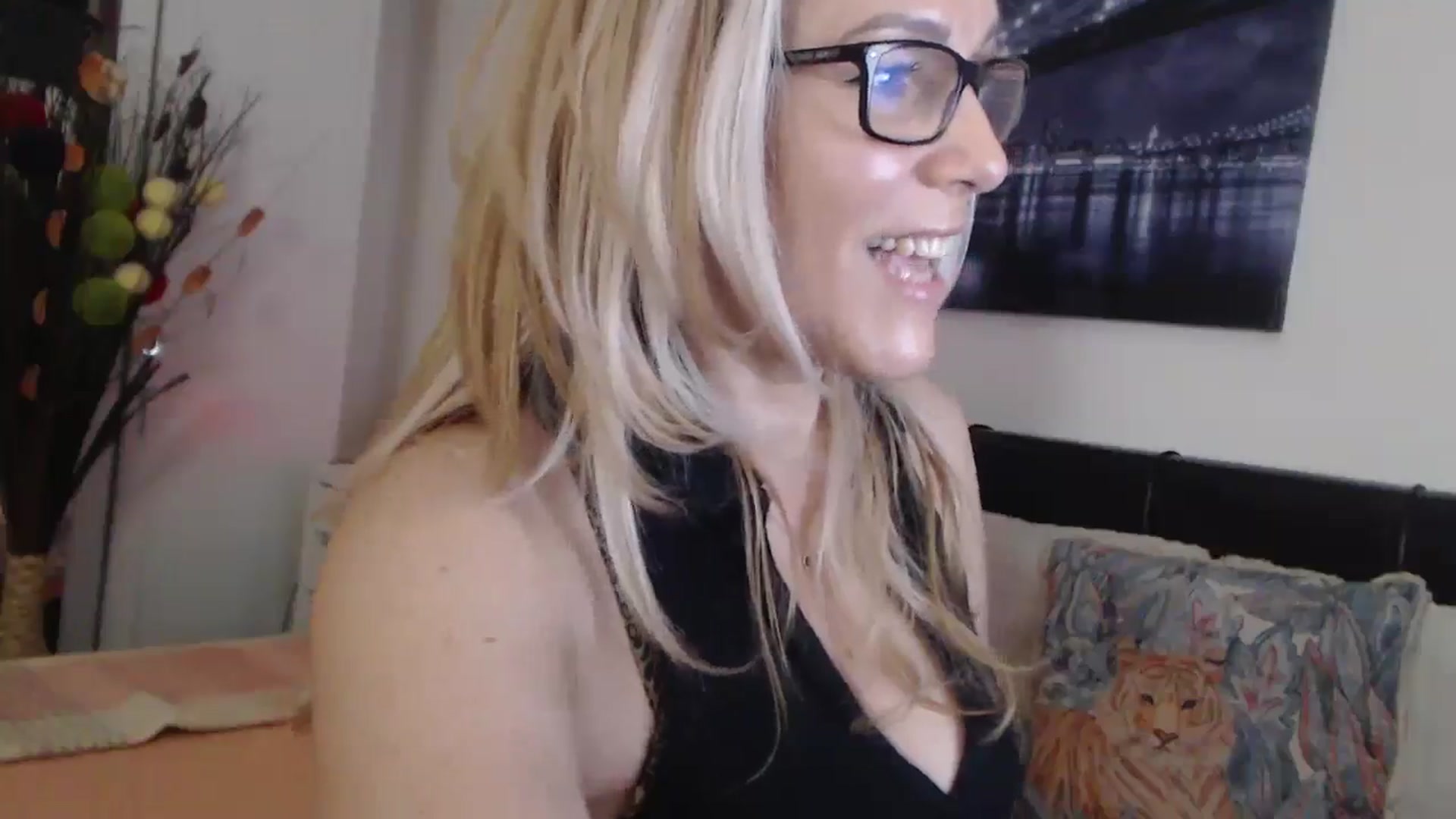 Gallery image thumbnail from Reeya71's myfreecams stream on, 04/14/2025, 03:48 image 7 of 20
