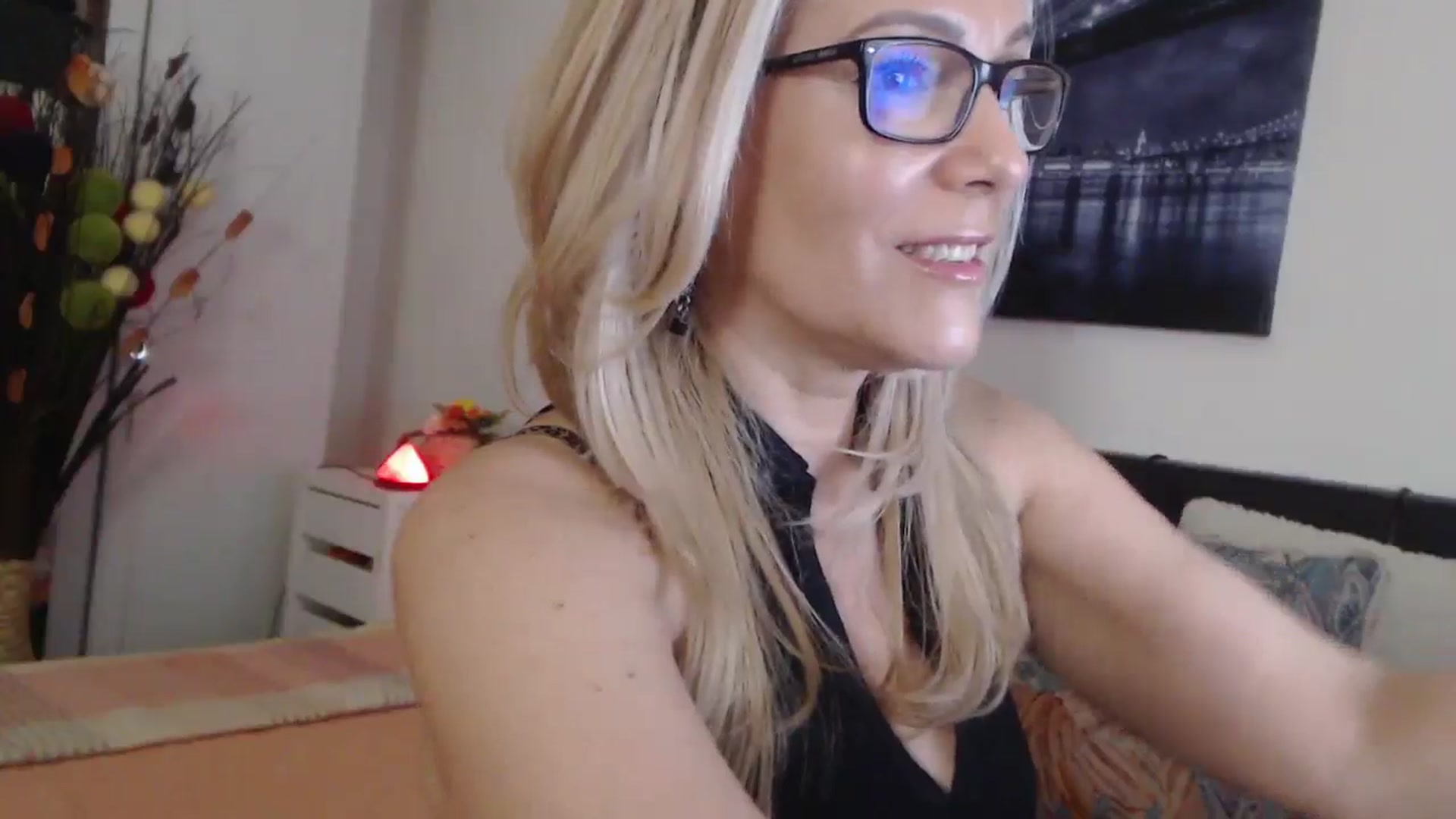 Gallery image thumbnail from Reeya71's myfreecams stream on, 04/14/2025, 04:51 image 3 of 20