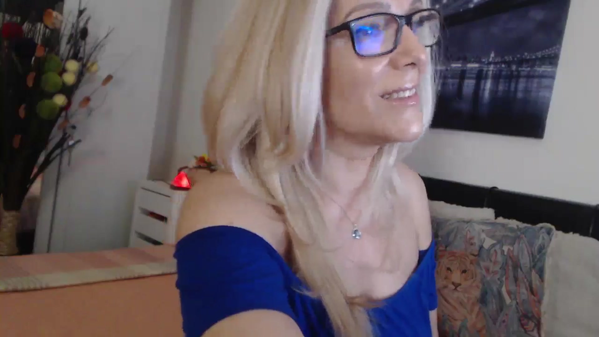 Gallery image thumbnail from Reeya71's myfreecams stream on, 04/17/2025, 04:55 image 5 of 20
