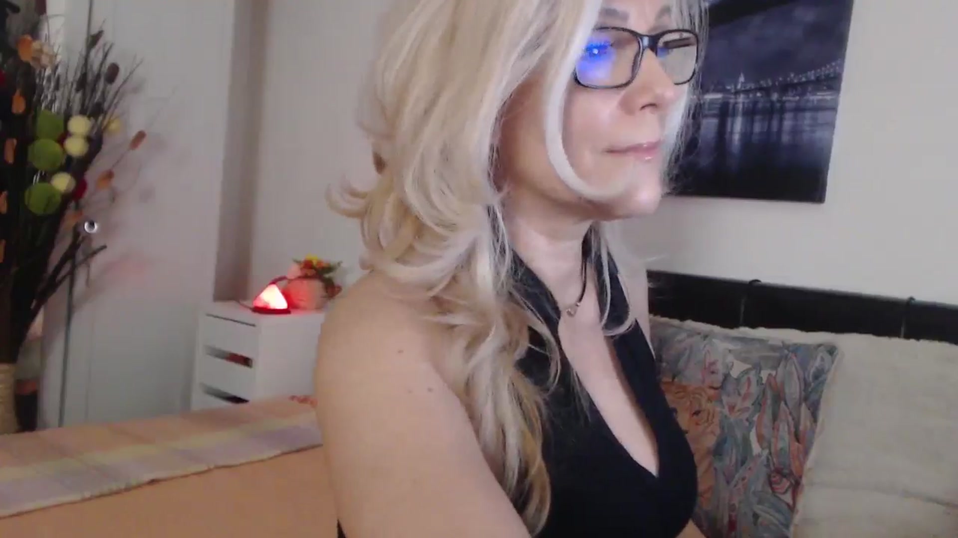 Gallery image thumbnail from Reeya71's myfreecams stream on, 04/30/2025, 01:46 image 17 of 20