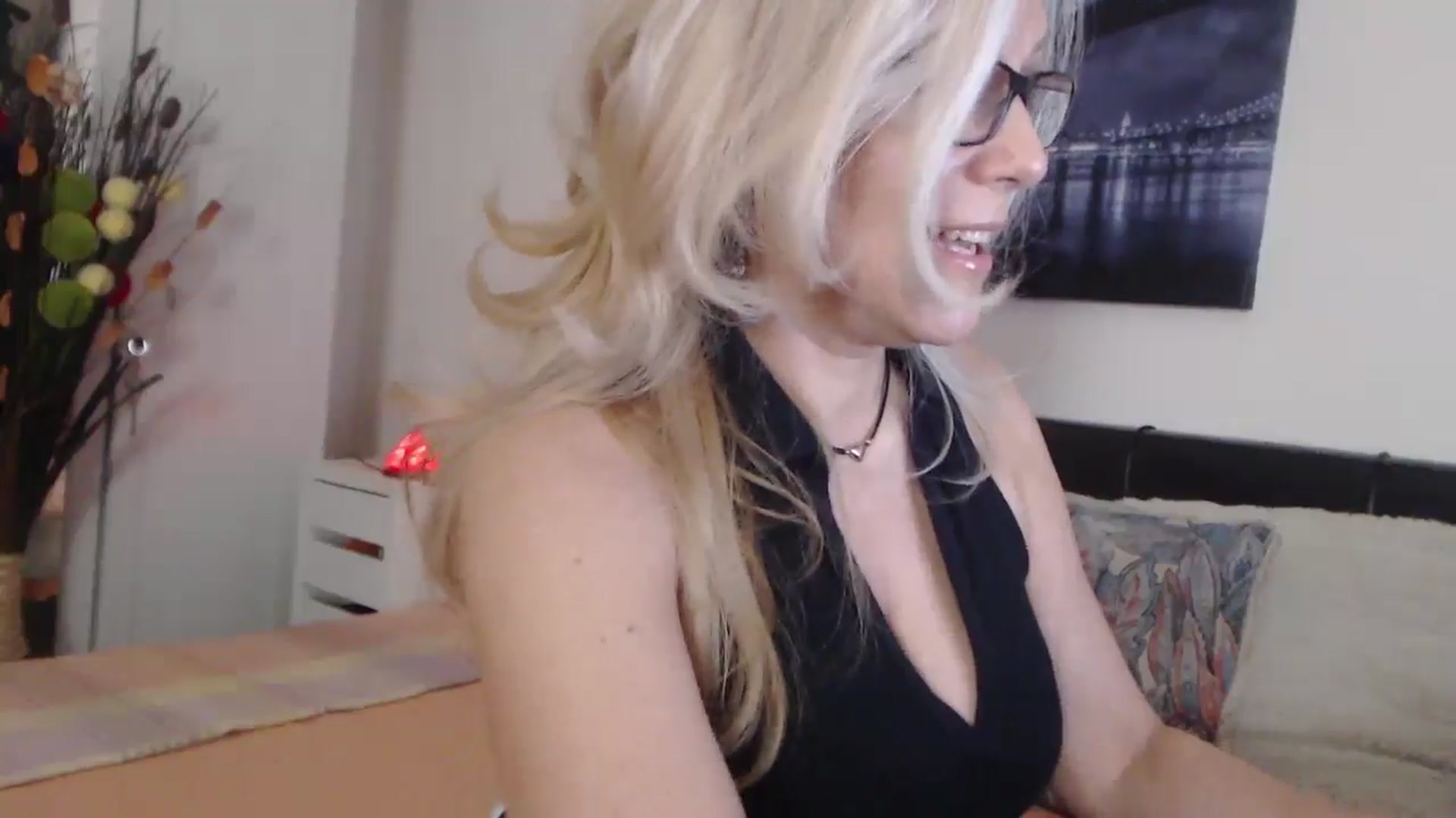 Gallery image thumbnail from Reeya71's myfreecams stream on, 04/30/2025, 01:46 image 19 of 20