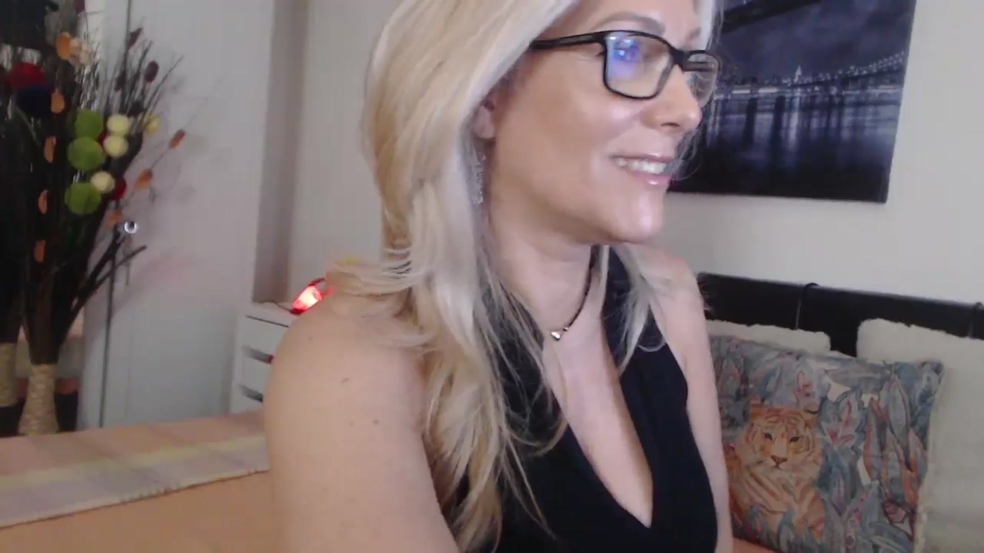 Gallery image thumbnail from Reeya71's myfreecams stream on, 04/30/2025, 04:39 image 20 of 20
