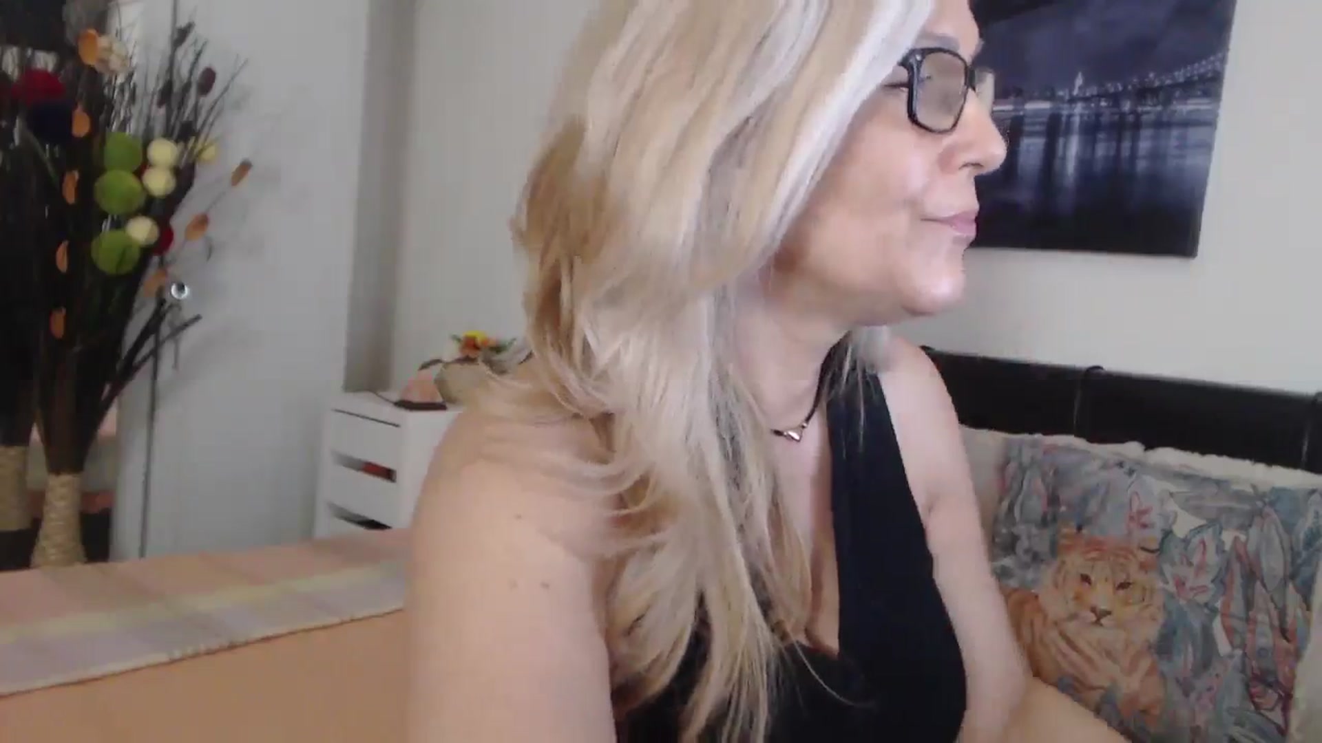 Gallery image thumbnail from Reeya71's myfreecams stream on, 04/30/2025, 06:52 image 2 of 20