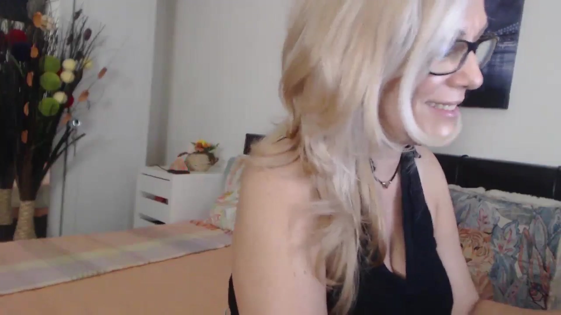 Gallery image thumbnail from Reeya71's myfreecams stream on, 04/30/2025, 06:52 image 5 of 20